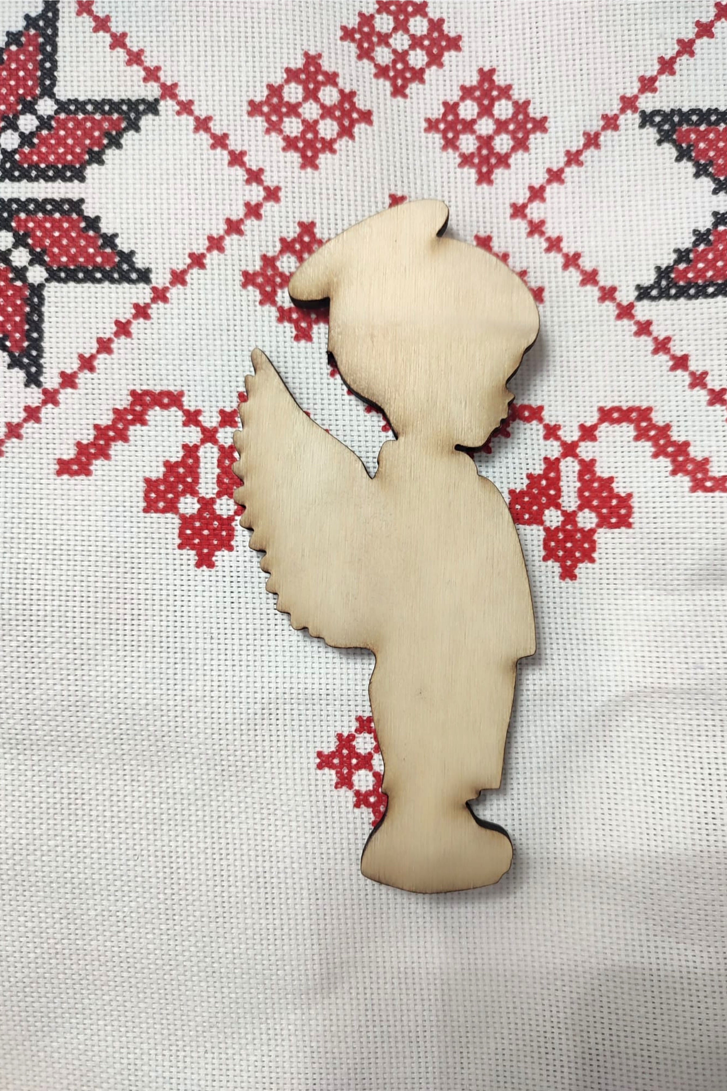 Îngeraș baiat din lemn pentru decorațiuni - Blank decorativ pentru Crăciun și proiecte DIY