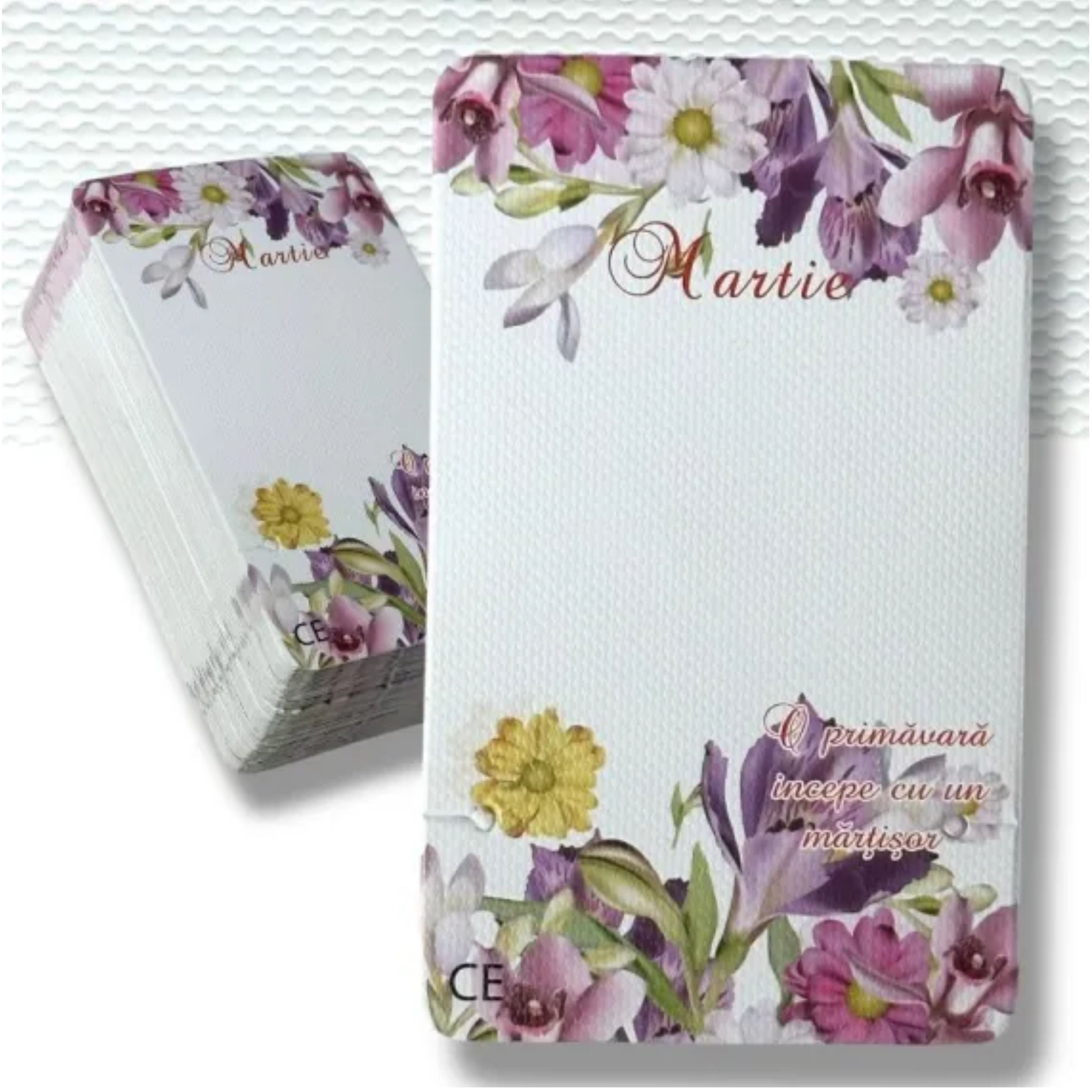 Carton pentru mărțișoare 5,5×8,5 cm – alb cu motive de flori de primăvară