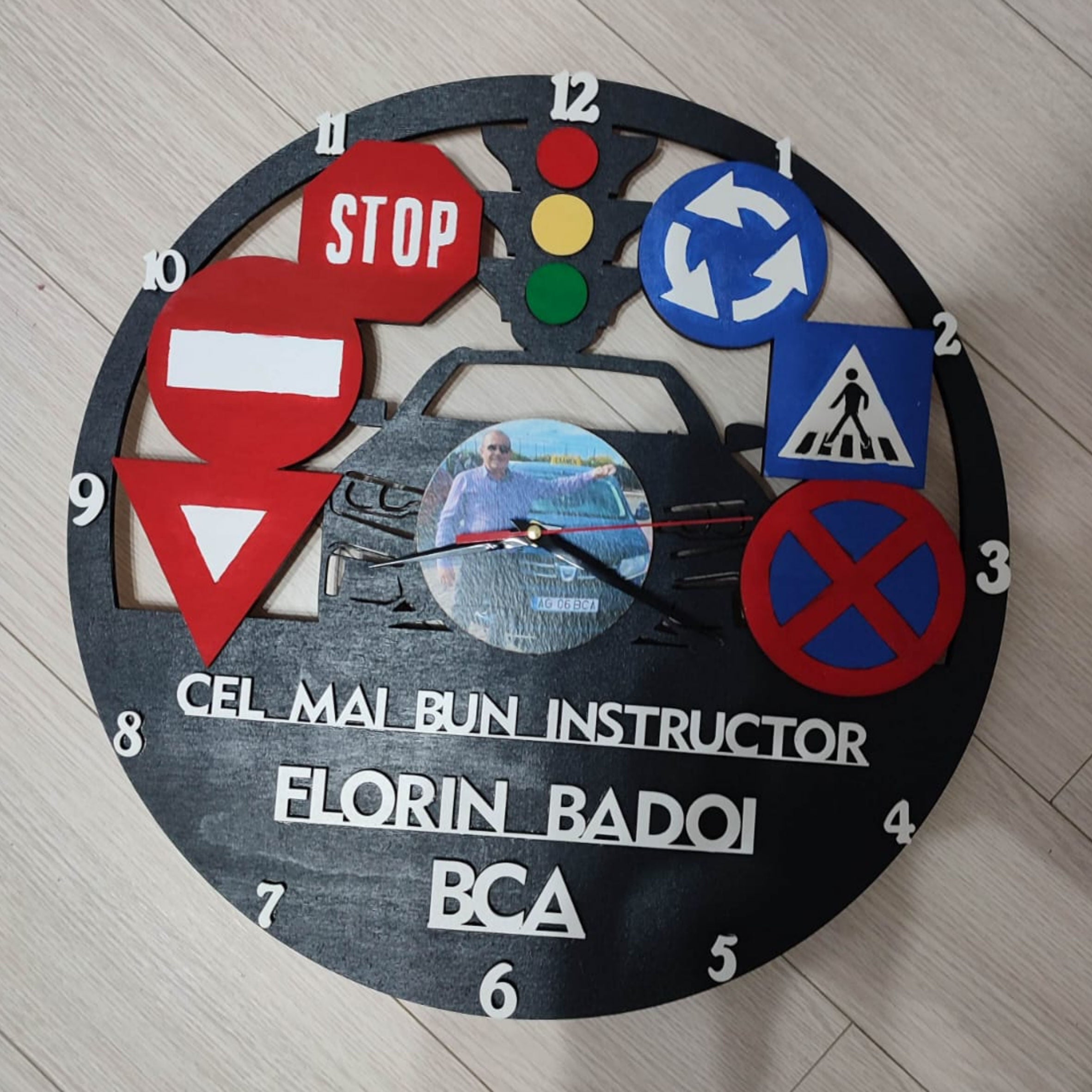 Ceas personalizat  " Cel mai bun Instructor"