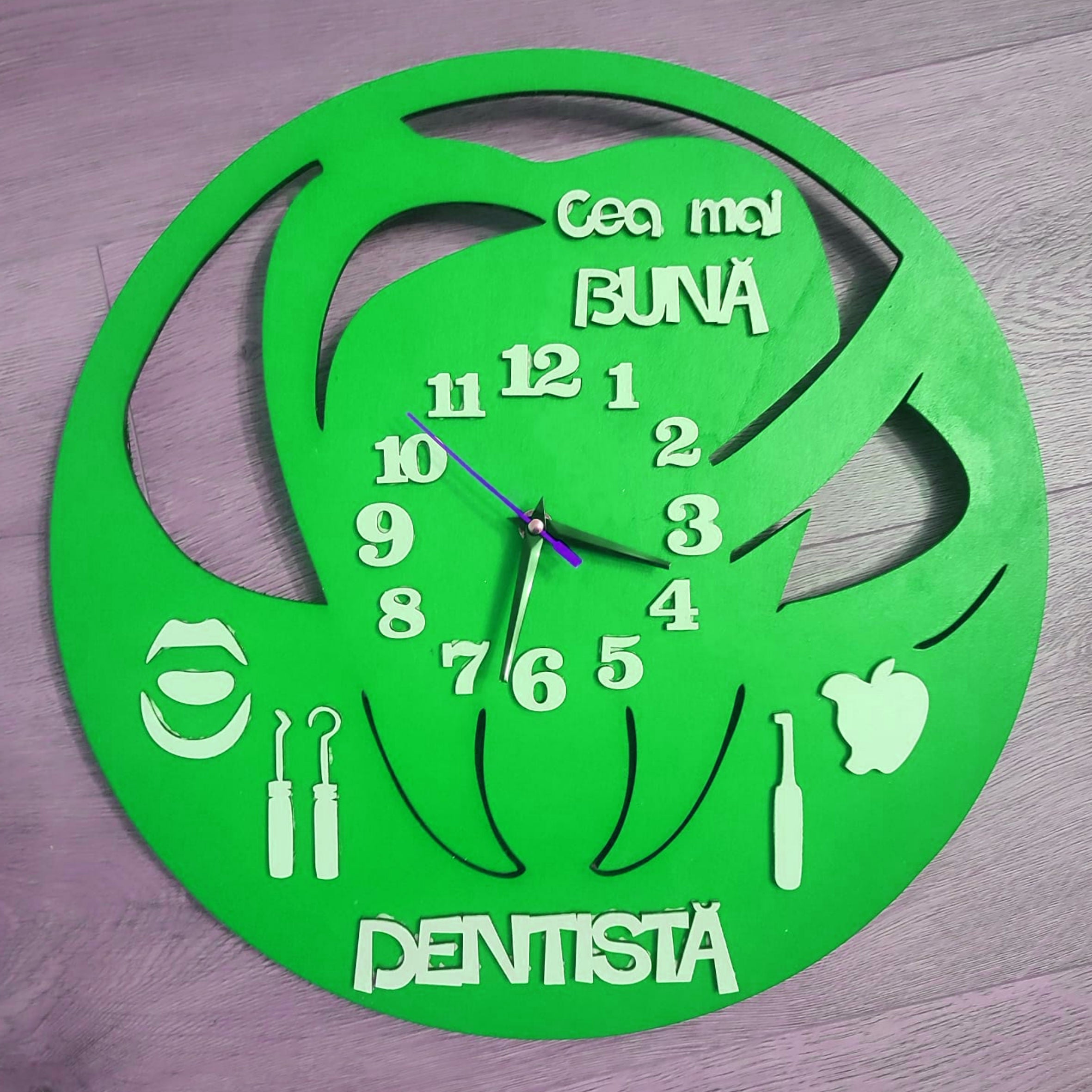 🕰️Ceas de perete personalizat pentru Doctor – „Cea mai bună dentista”