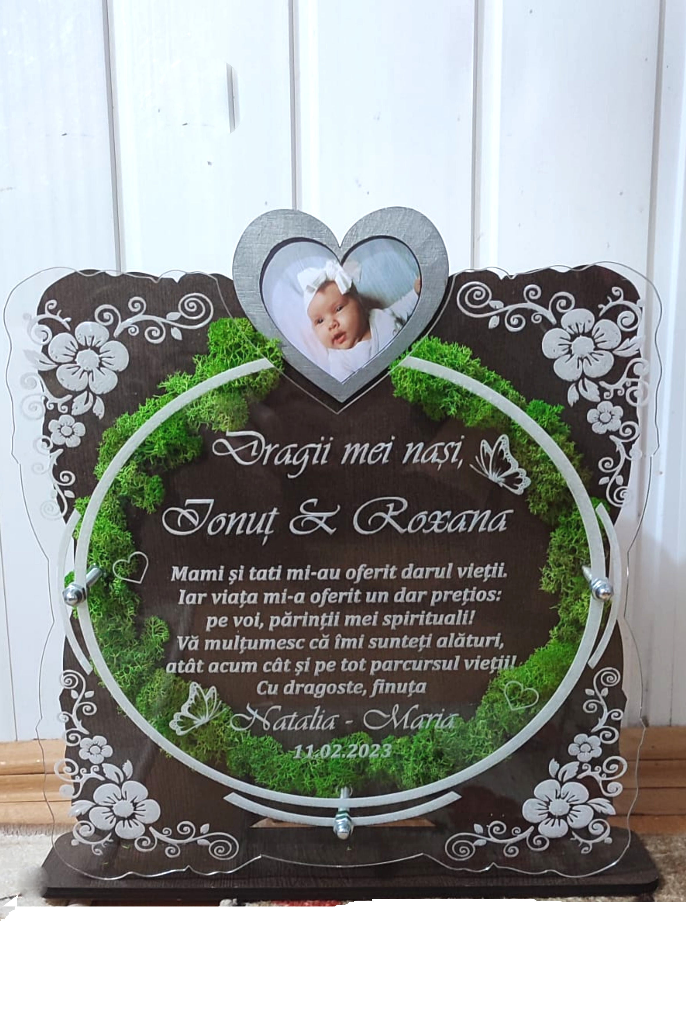 Trofeu cadou personalizat cu poză și mesaj  – Decor premium cu acril și licheni